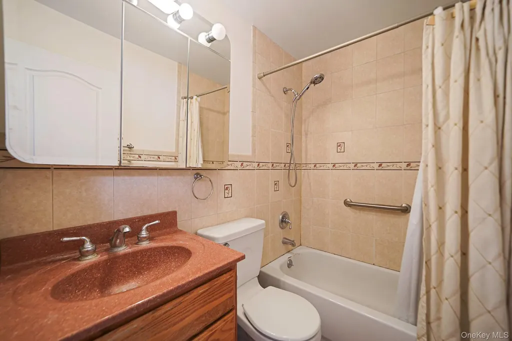 24 E 6th Street Patchogue NY 11772