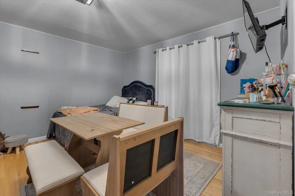 17 Ostend Circle Shirley NY 11967