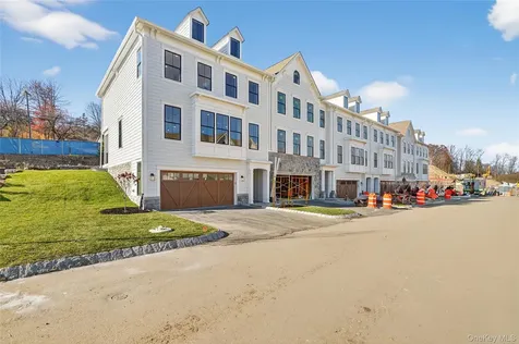 1813 Soundview Court Yorktown Heights NY 10598