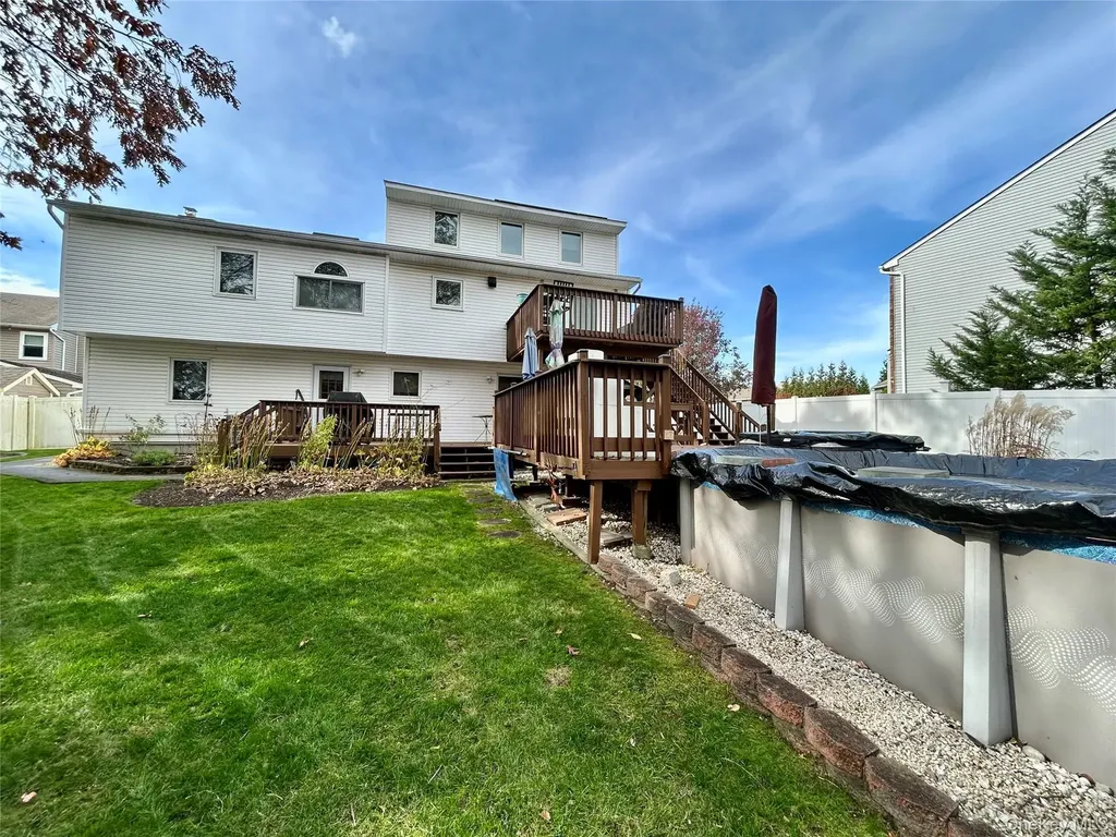 839 Pine Avenue West Islip NY 11795