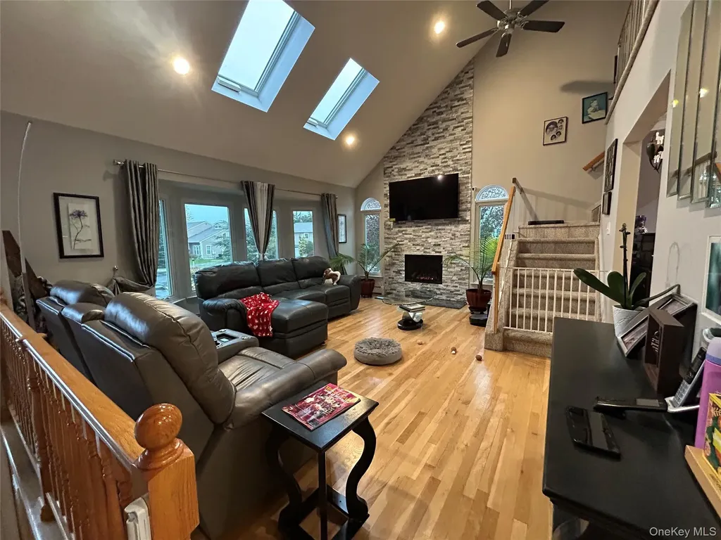 839 Pine Avenue West Islip NY 11795