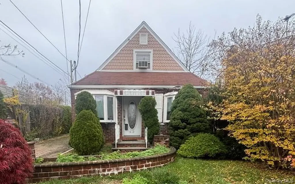 62 12th Avenue Mineola NY 11501