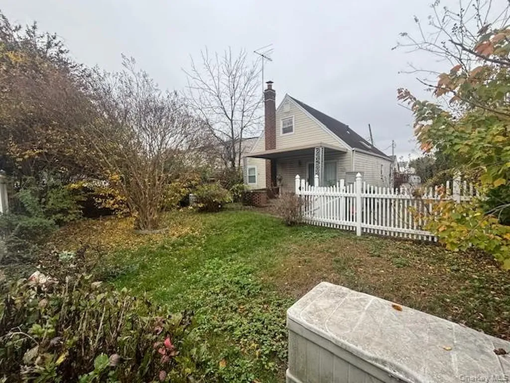 62 12th Avenue Mineola NY 11501