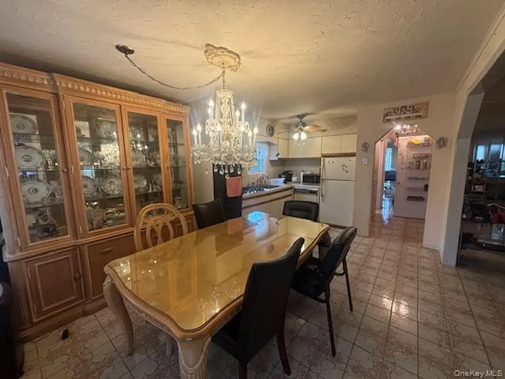 62 12th Avenue Mineola NY 11501