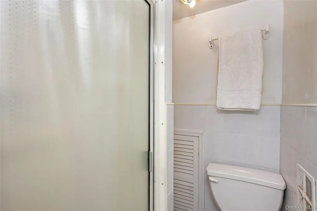68 Myles Avenue Levittown NY 11756