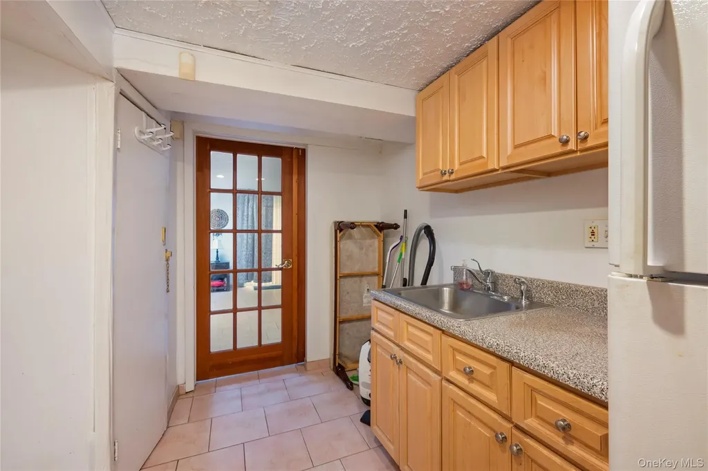 68 Myles Avenue Levittown NY 11756