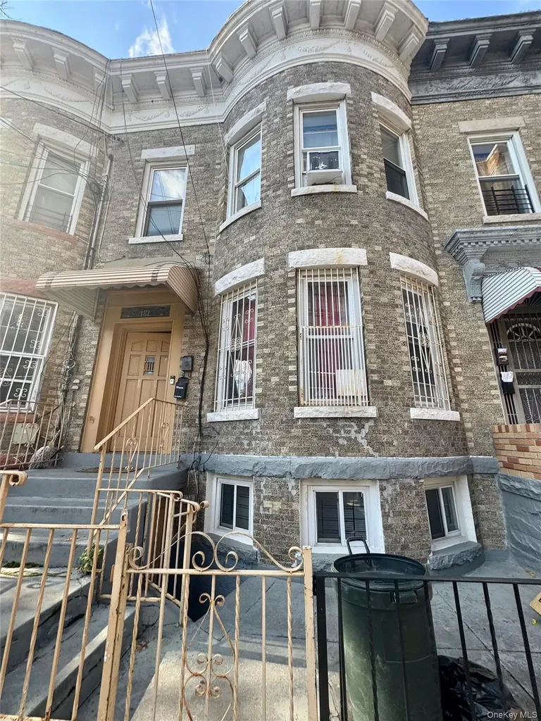 182 Lincoln Avenue Brooklyn NY 11208