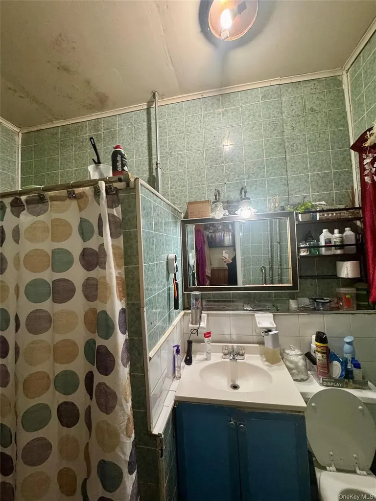 182 Lincoln Avenue Brooklyn NY 11208