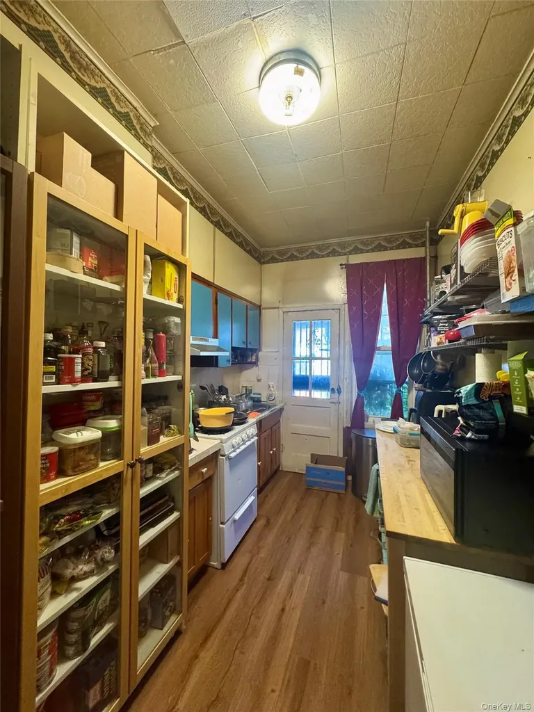182 Lincoln Avenue Brooklyn NY 11208