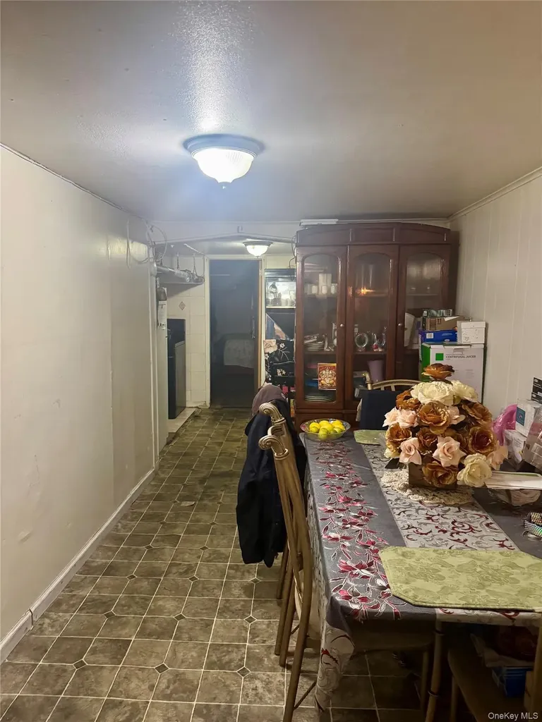 182 Lincoln Avenue Brooklyn NY 11208