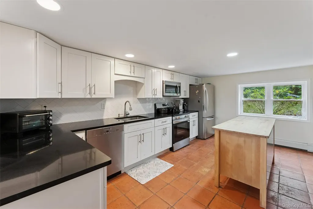 23 Old Main Road Quogue NY 11959