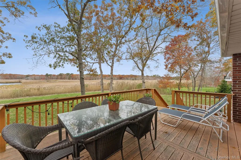 23 Old Main Road Quogue NY 11959