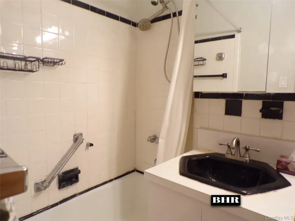 2265 Gerritsen Avenue Brooklyn NY 11229
