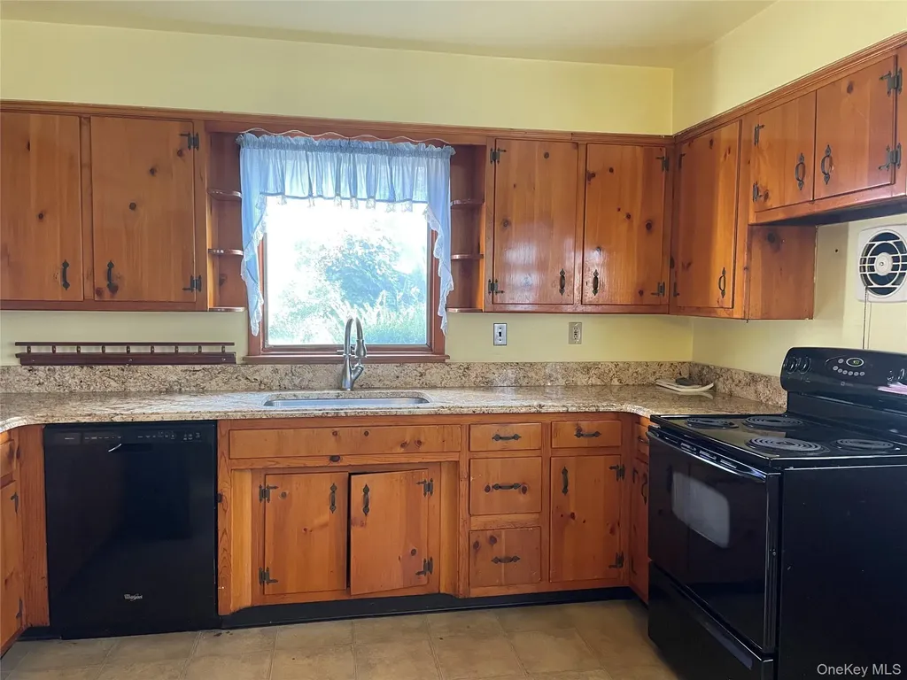 8 Atlantic Avenue Blue Point NY 11715