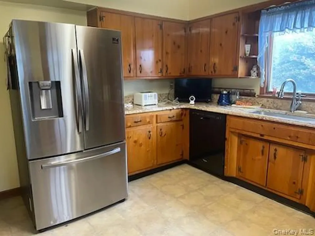 8 Atlantic Avenue Blue Point NY 11715