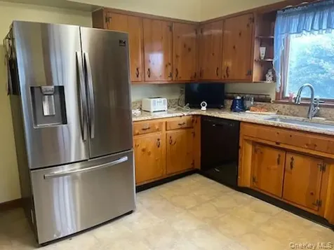 8 Atlantic Avenue Blue Point NY 11715