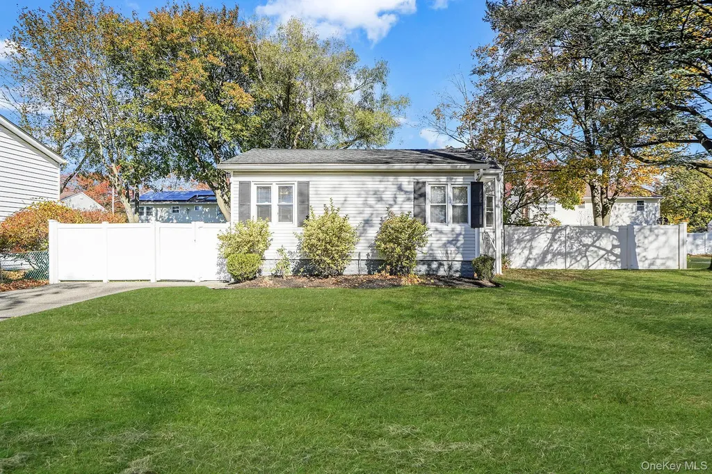 59 Nevada Road West Babylon NY 11704