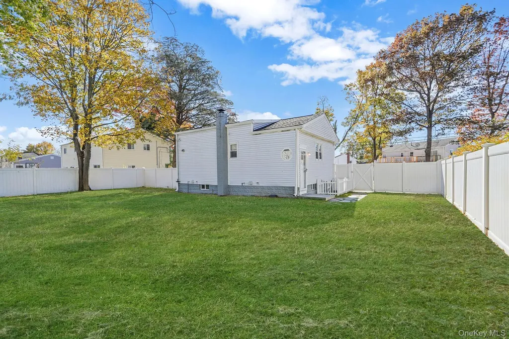 59 Nevada Road West Babylon NY 11704