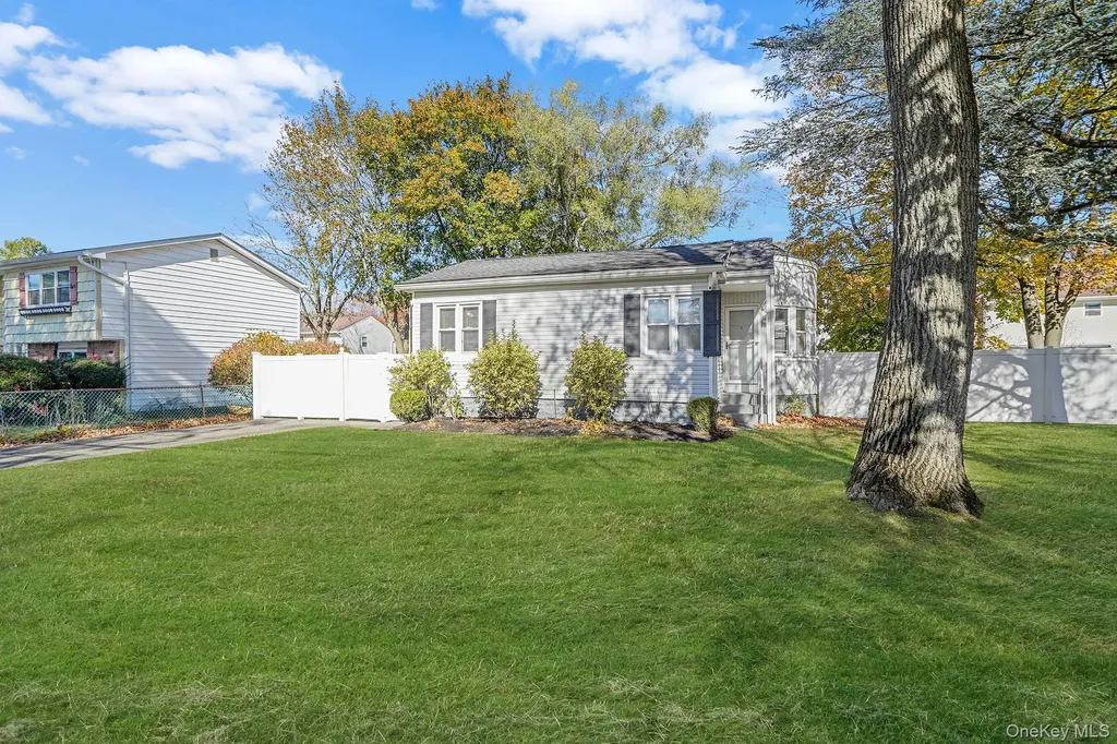59 Nevada Road West Babylon NY 11704