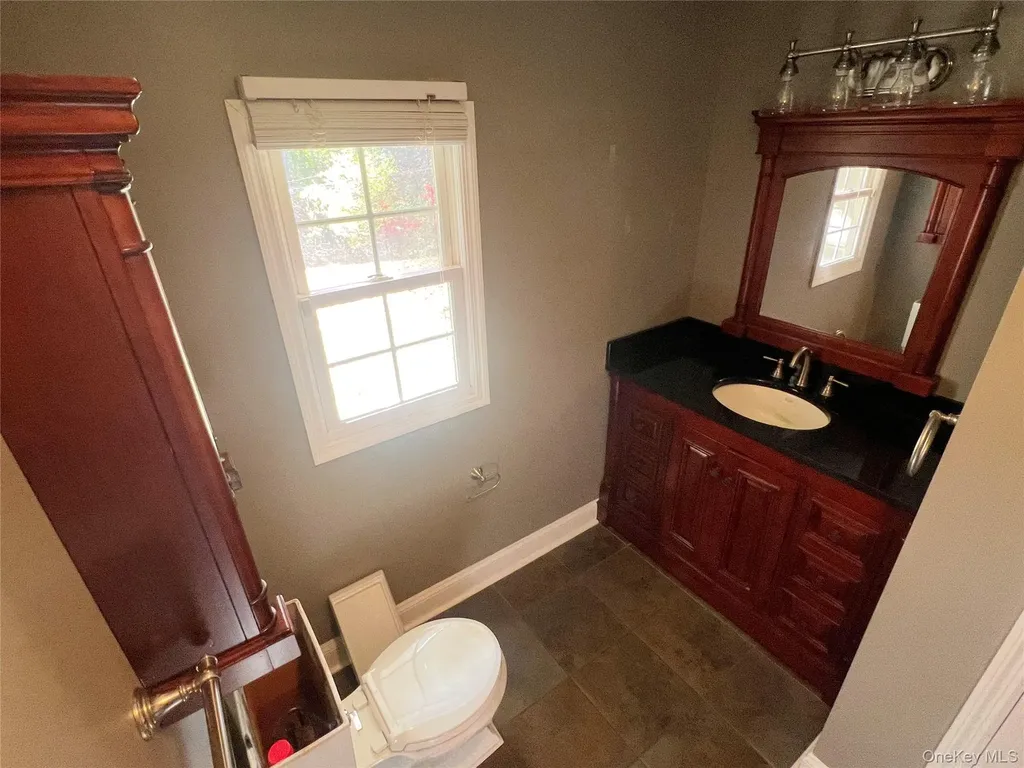 18 Chestnut Lane Newburgh NY 12550