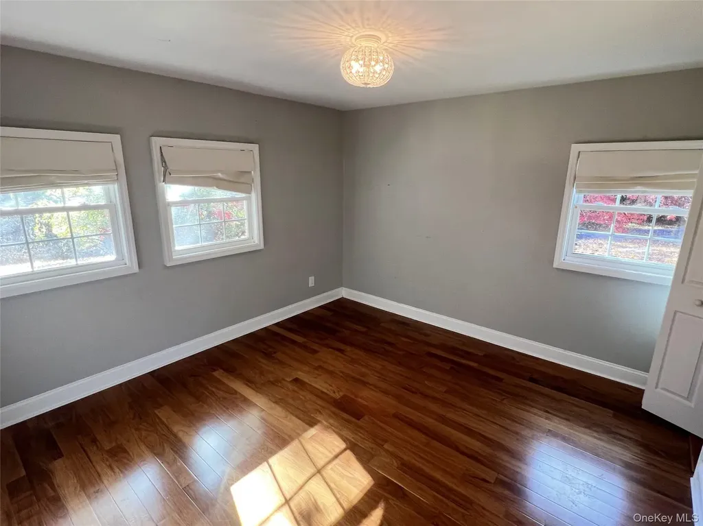 18 Chestnut Lane Newburgh NY 12550