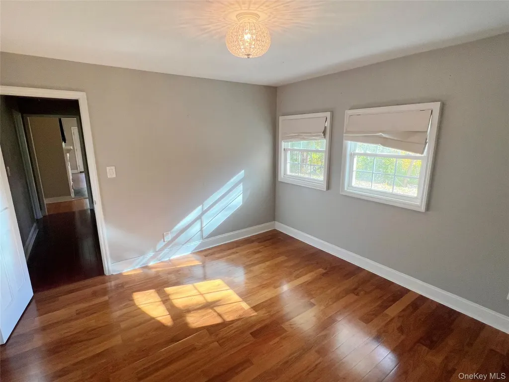 18 Chestnut Lane Newburgh NY 12550