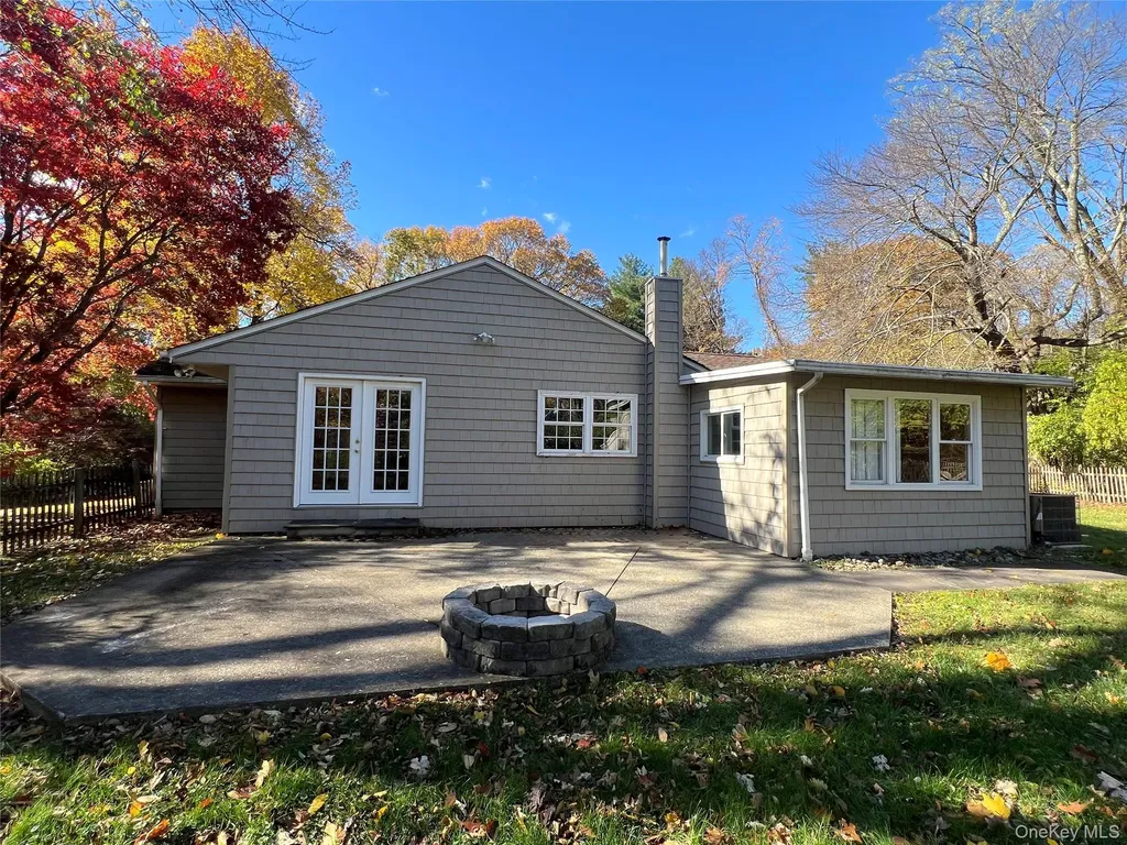 18 Chestnut Lane Newburgh NY 12550