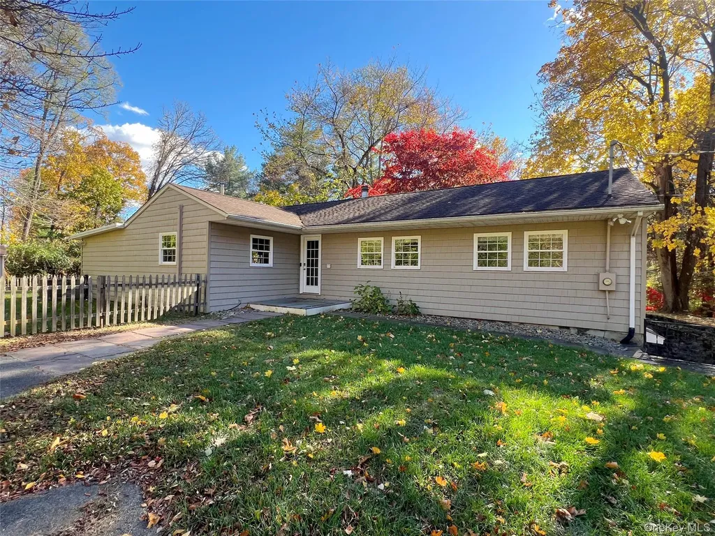 18 Chestnut Lane Newburgh NY 12550