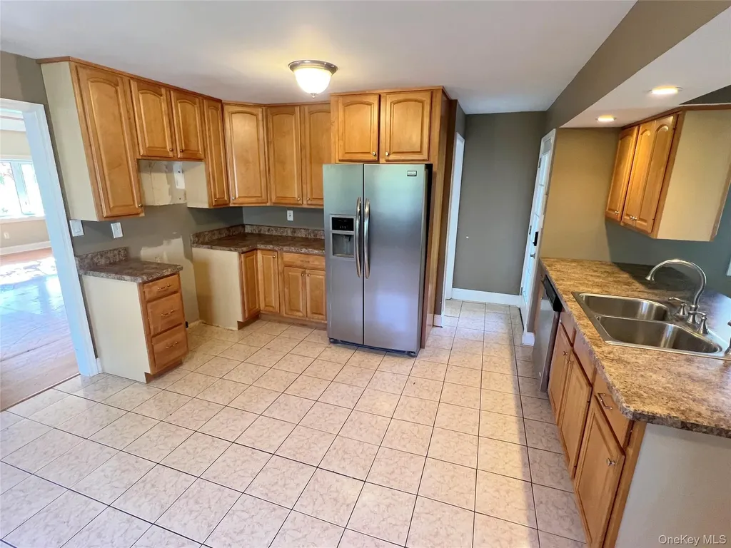 18 Chestnut Lane Newburgh NY 12550