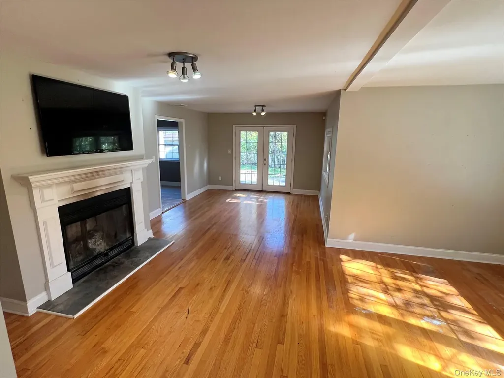 18 Chestnut Lane Newburgh NY 12550