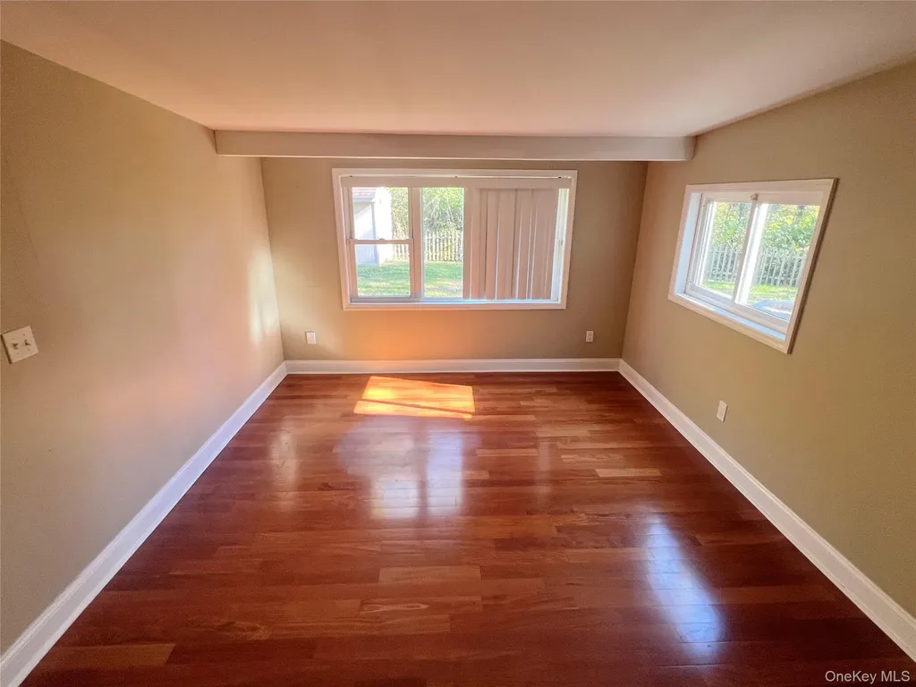 18 Chestnut Lane Newburgh NY 12550