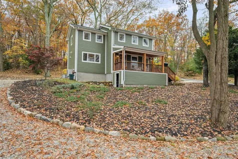 7 School Street Bayville NY 11709