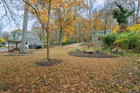 7 School Street Bayville NY 11709