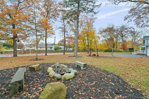 7 School Street Bayville NY 11709