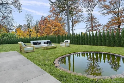 7 School Street Bayville NY 11709