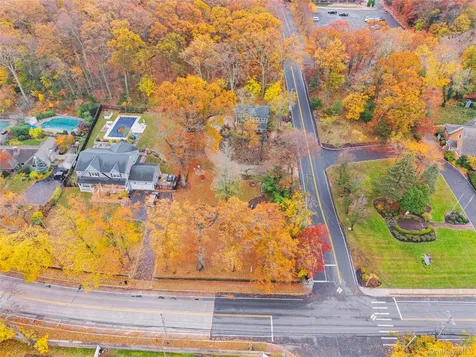 7 School Street Bayville NY 11709