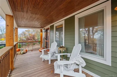 7 School Street Bayville NY 11709