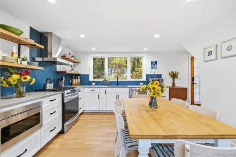 7 School Street Bayville NY 11709