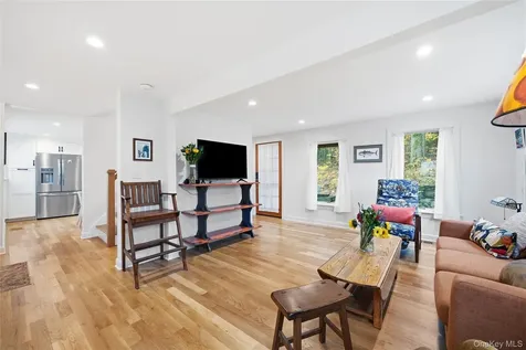 7 School Street Bayville NY 11709