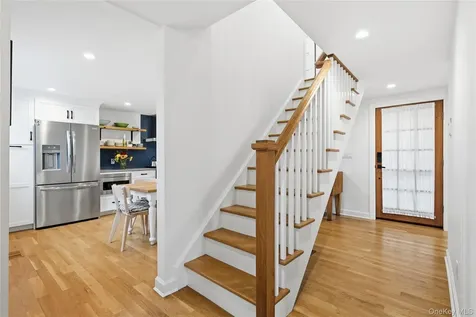 7 School Street Bayville NY 11709