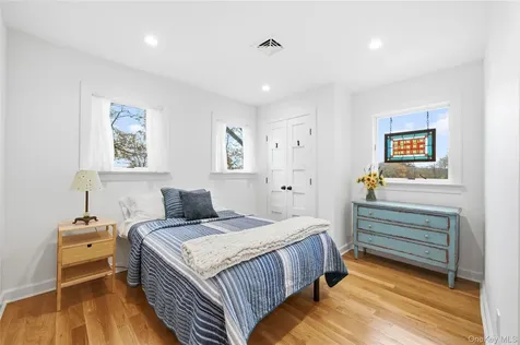 7 School Street Bayville NY 11709