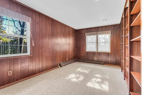 12 Violet Road Bayville NY 11709