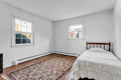 12 Violet Road Bayville NY 11709