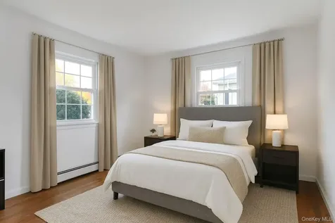 12 Violet Road Bayville NY 11709