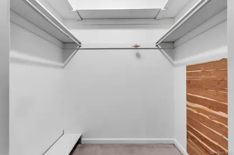 12 Violet Road Bayville NY 11709