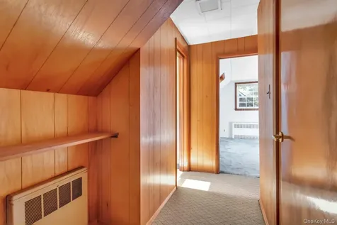 12 Violet Road Bayville NY 11709