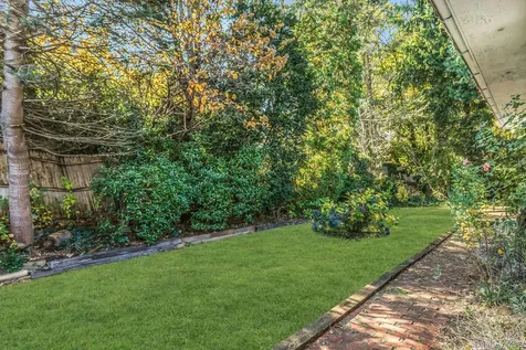 12 Violet Road Bayville NY 11709