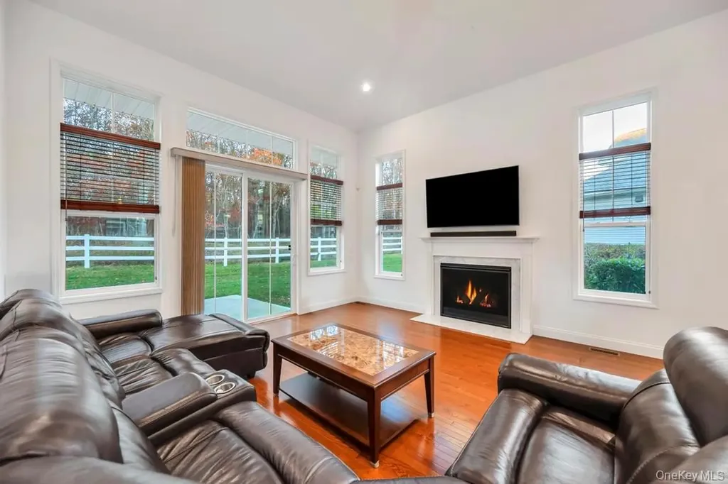 195 Belmont Circle Yaphank NY 11980