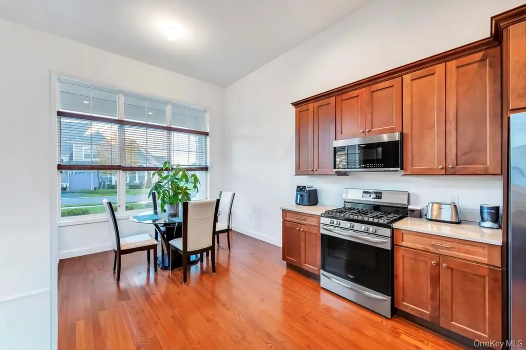 195 Belmont Circle Yaphank NY 11980