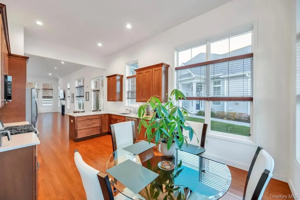 195 Belmont Circle Yaphank NY 11980